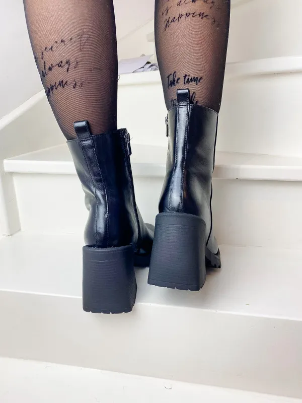 Inuovo A29003 Black Booties